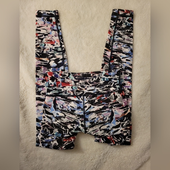 Lululemon legging - Picture 5 of 9